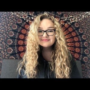 Meet your Posher, Leah